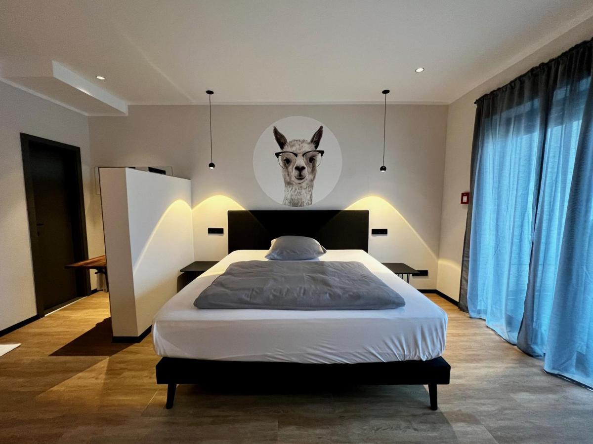 Hotel Drei Hoefe Friedrichsdorf Exteriör bild